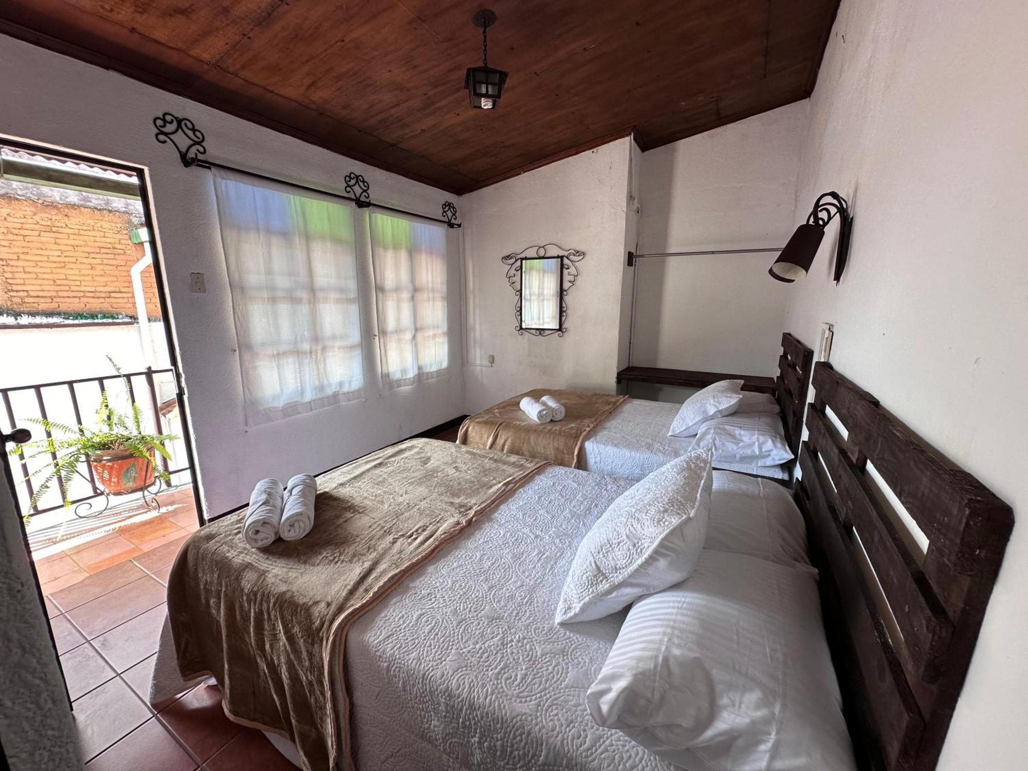 Hotel Casa Blanca Antigua Guatemala Екстериор снимка