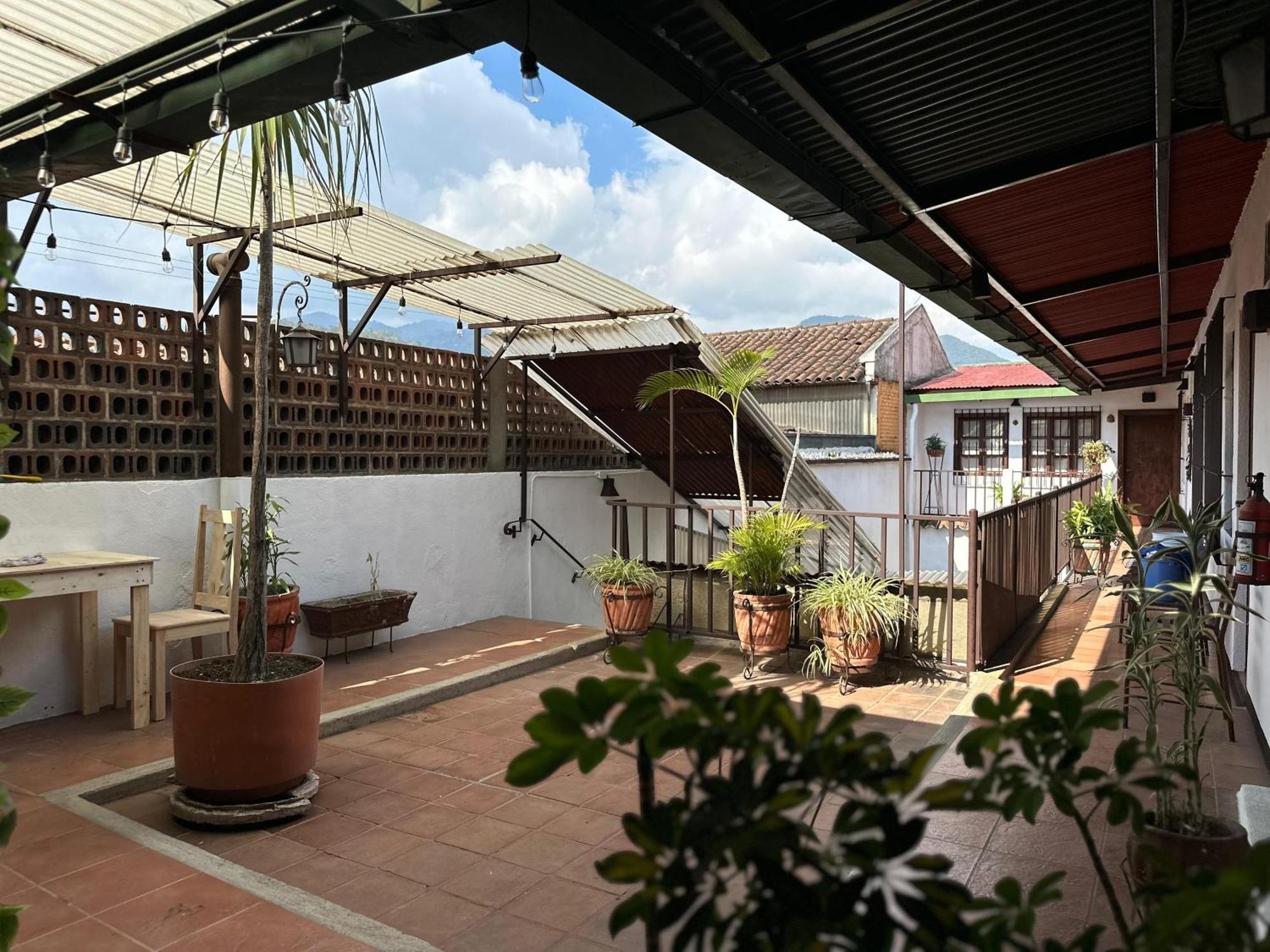 Hotel Casa Blanca Antigua Guatemala Екстериор снимка