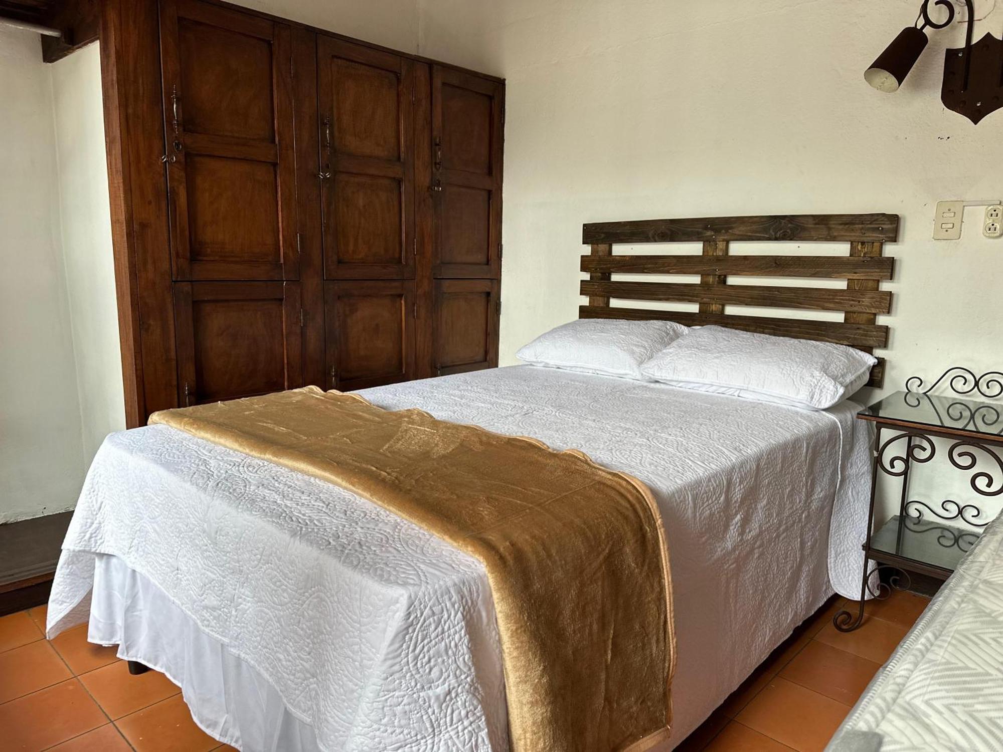 Hotel Casa Blanca Antigua Guatemala Екстериор снимка